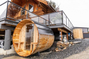 The View Point Lodge Cozy Log House with Hot Tub